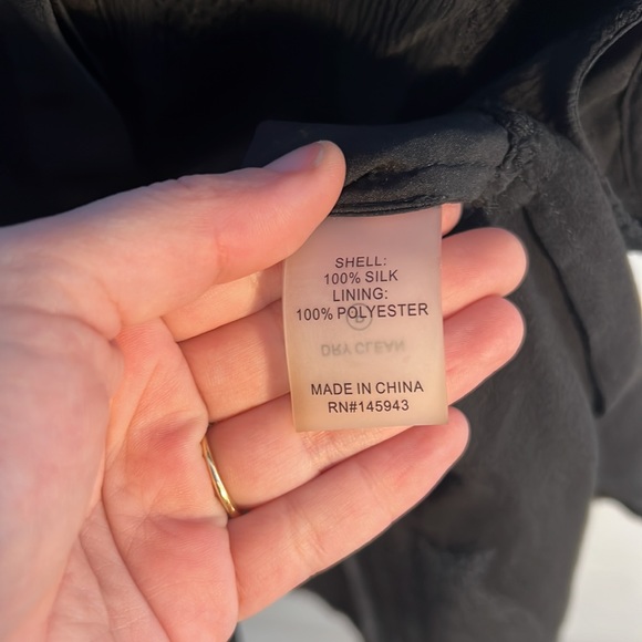 Chelsea and Walker 100% silk black blouse - Picture 5 of 6